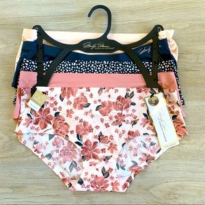 NWT Marilyn Monroe underwear set